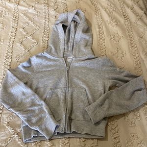 Aritzia TNA cropped super soft hoodie